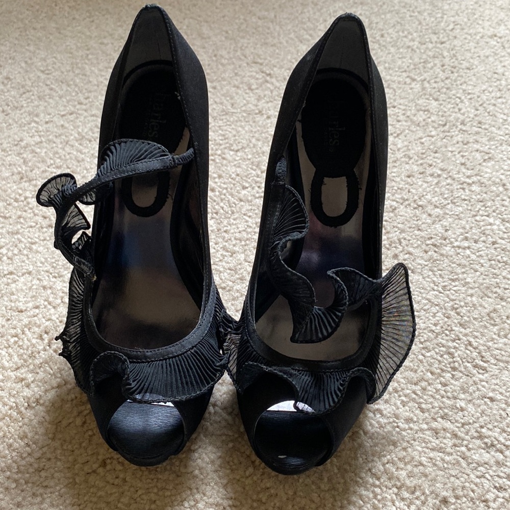 Charles David Ribbon Heels